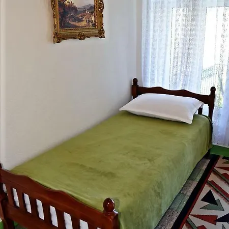 Niku Ubytování v soukromí Gjirokastër