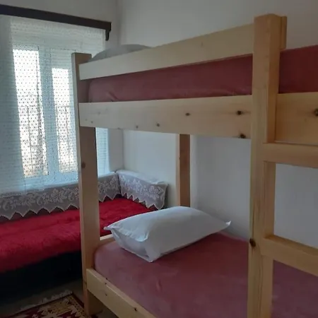 Niku Ubytování v soukromí Gjirokastër